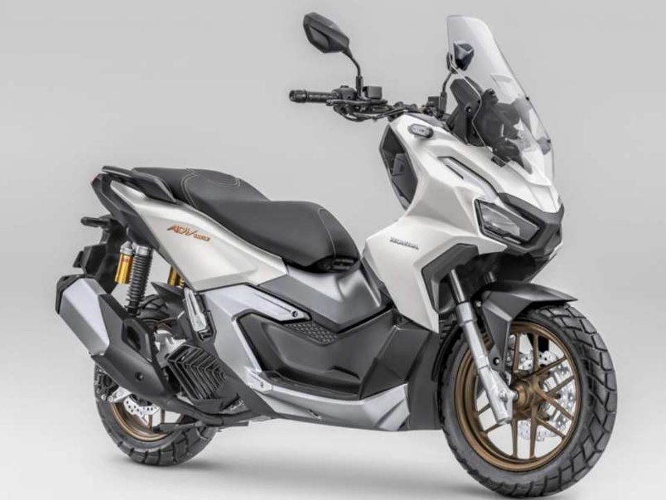 Harga dan Spesifikasi New Honda ADV 160 2025