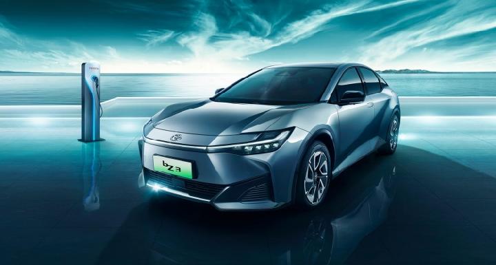Toyota Percepat Pengembangan Mobil Listrik untuk Dominasi Pasar Global